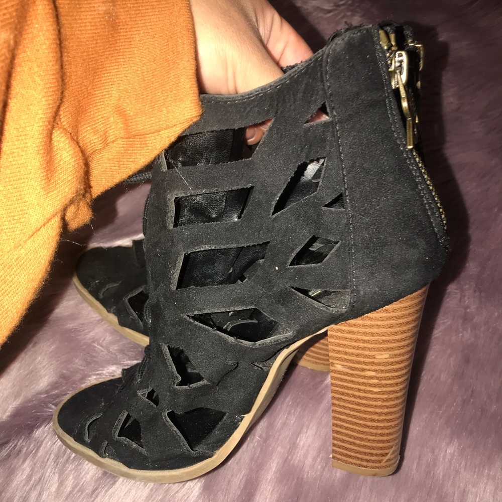 Sold - Picture 5 of 8